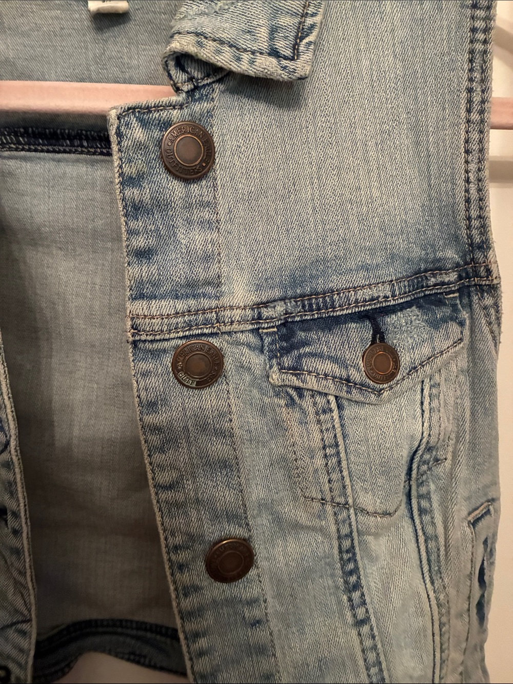 American Eagle Outfitters Light Wash Denim Vest - Picture 4 of 6